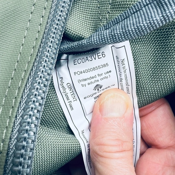 EAGLE CREEK TAUCK ARMY GREEN NO MATTER WHAT SMALL DUFFLE BAG - Picture 9 of 12